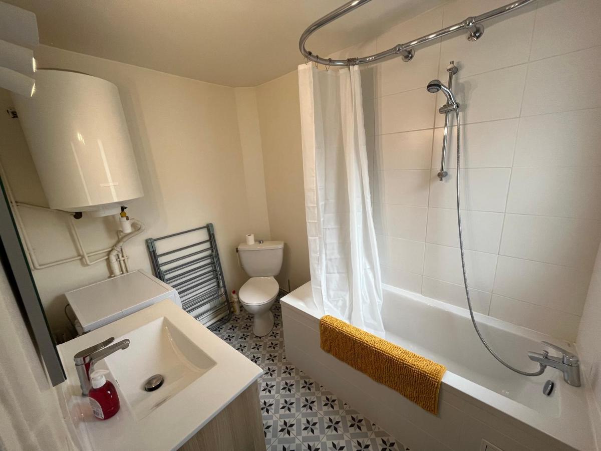 Apartamento Le Voltaire Melun Exterior foto