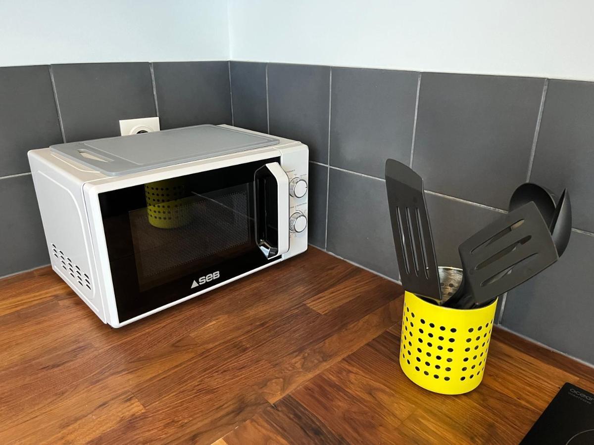 Apartamento Le Voltaire Melun Exterior foto