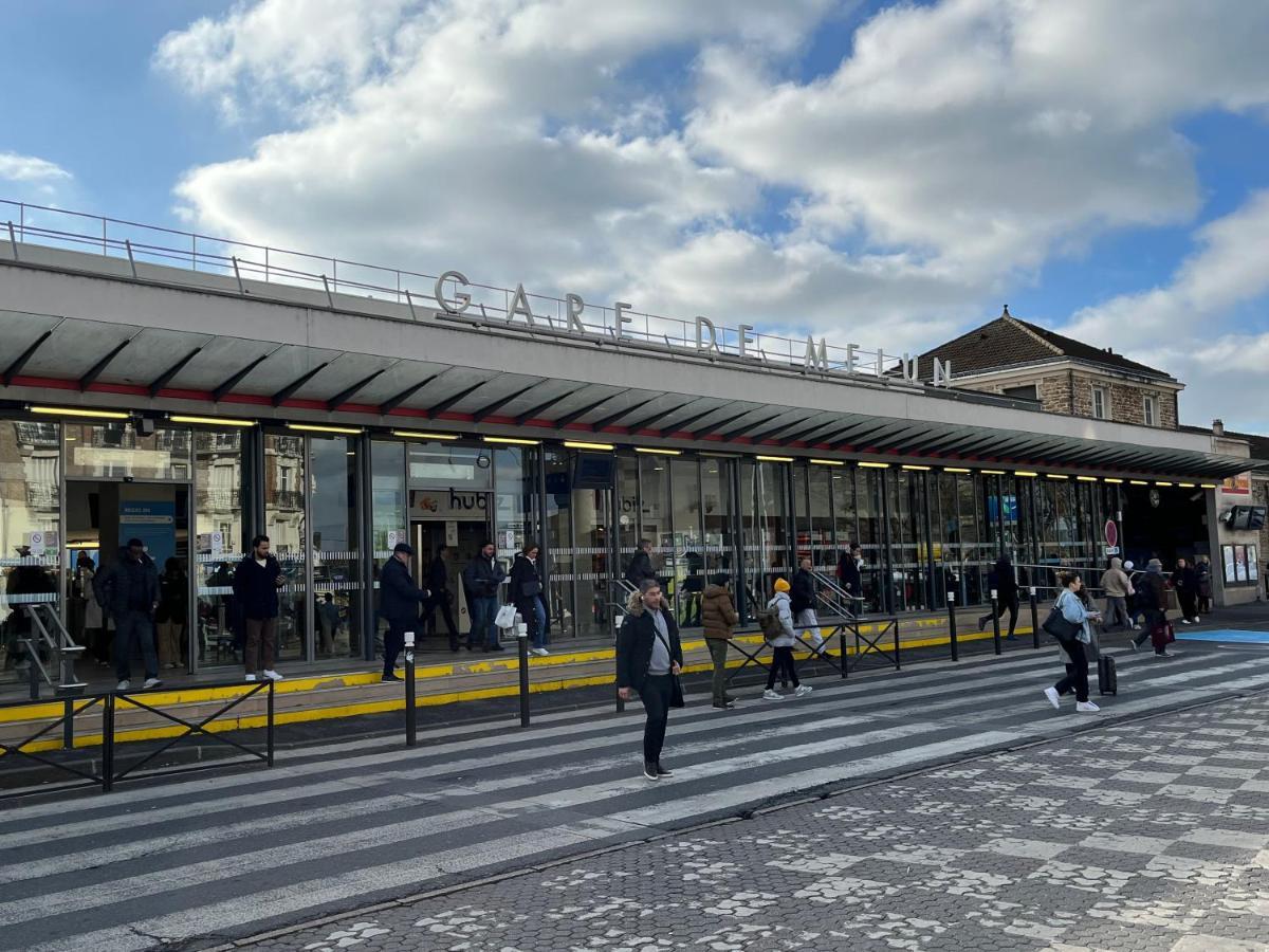 Apartamento Le Voltaire Melun Exterior foto