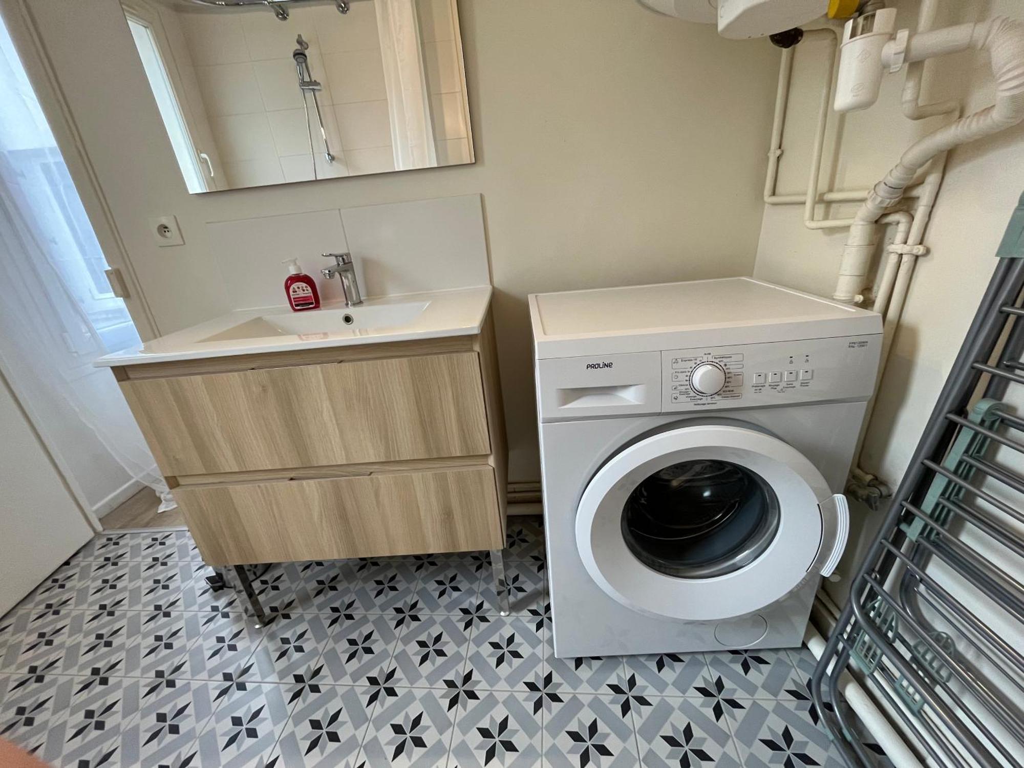 Apartamento Le Voltaire Melun Exterior foto